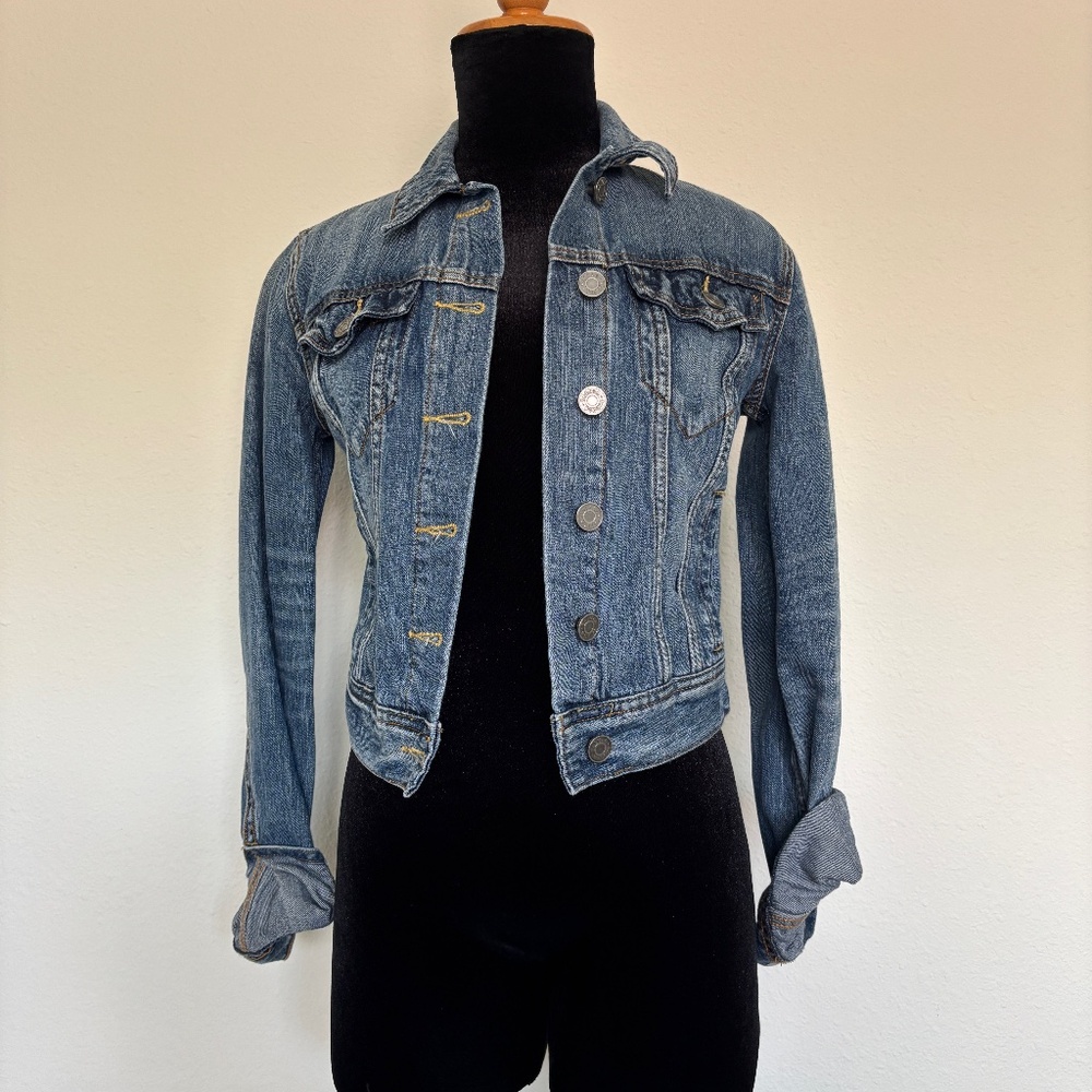 Aritzia Talula Fitted Denim Jean Jacket